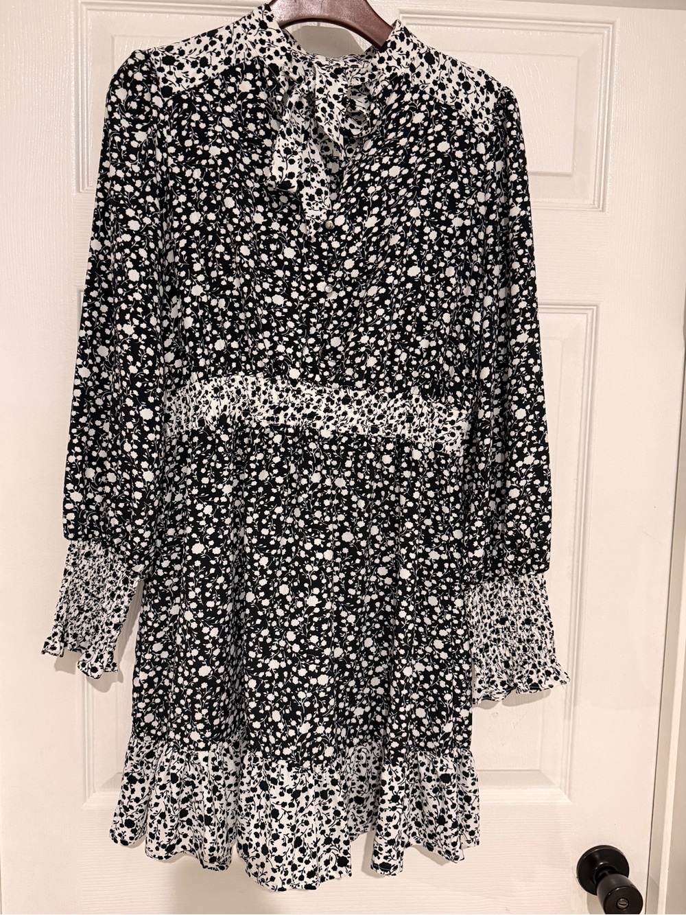 MELLODAY Black and White Floral Midi Dress Size M